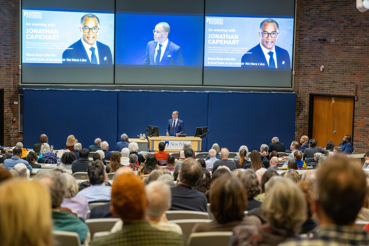 Wider shot of the crowd at Capehart talk